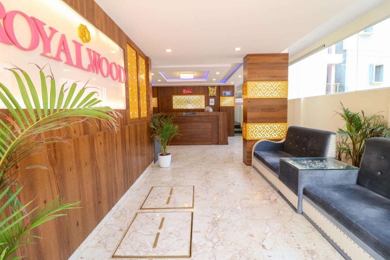 Hotel Oyo 36197 Royal Wood Bengaluru Zewnętrze zdjęcie